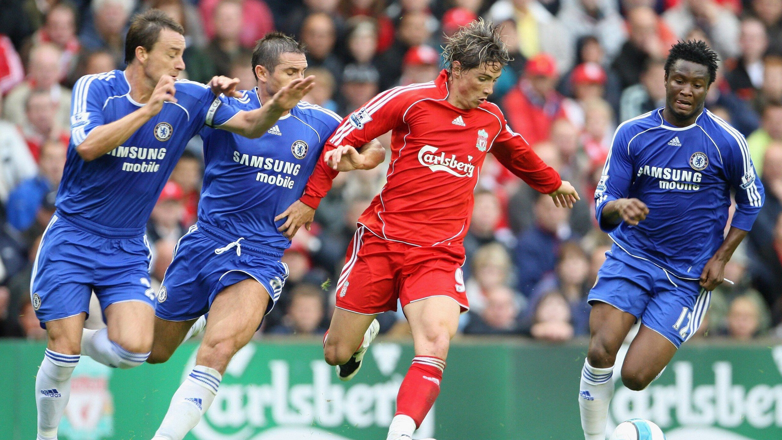 世界杯：国际足联试行“解说双语同屏字幕” 照顾多语种观众需求